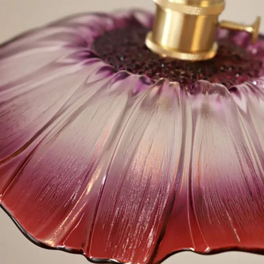 Flower-shaped pendant light – Deep red glass with a gold socket, for the dining room or living room