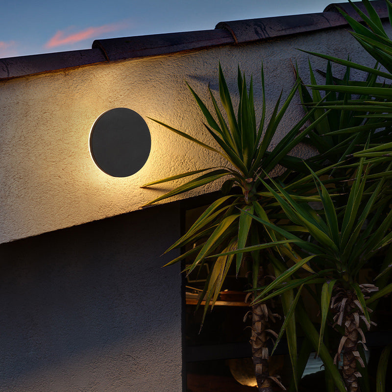 Klyne Minimalist Round/Square Outdoor Wall Lamp LED, Black/White - Neutralighting