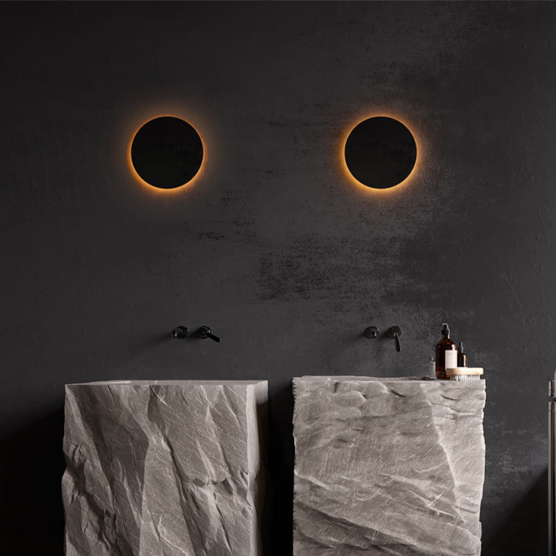 Klyne Minimalist Round/Square Outdoor Wall Lamp LED, Black/White - Neutralighting