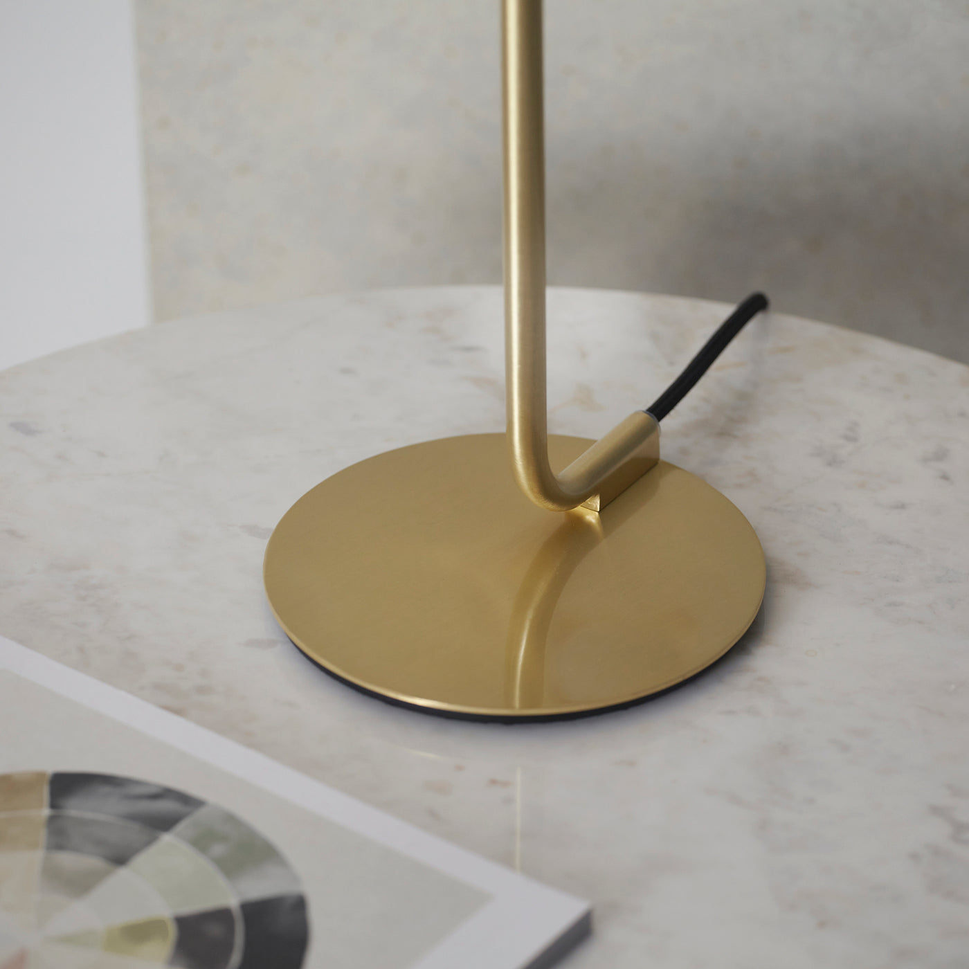 Daisy table lamp image