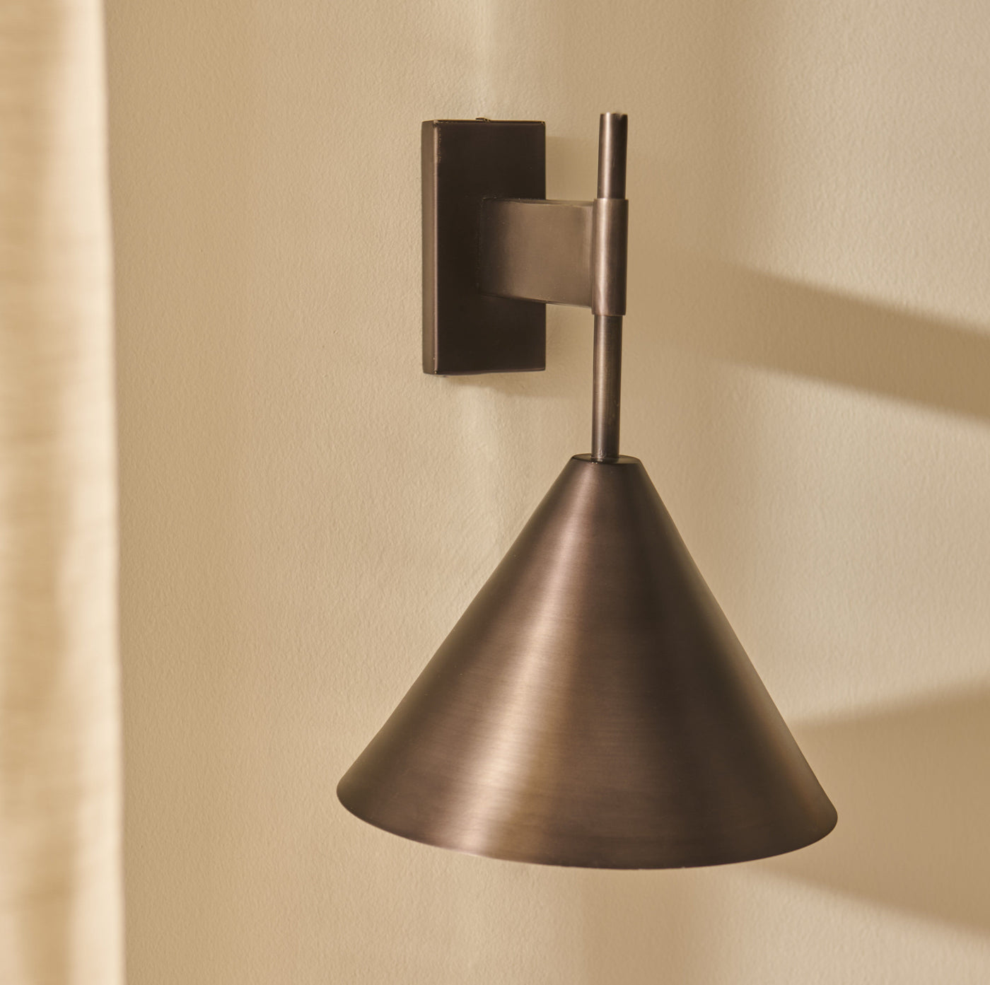 Brockhill Large Metal Wall Light - Bronze