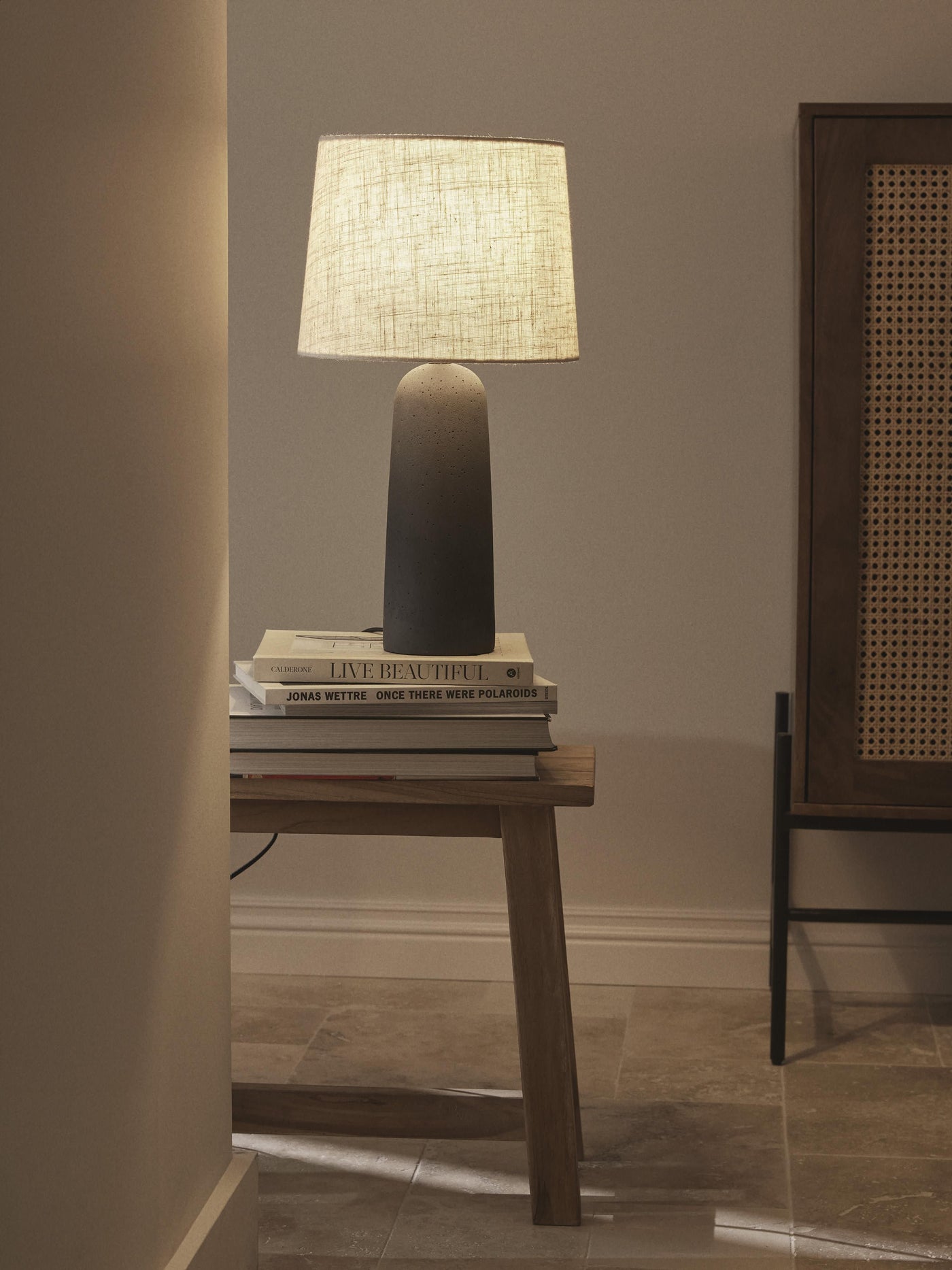 Large Table Lamp Kaya with Concrete Base - Cream White