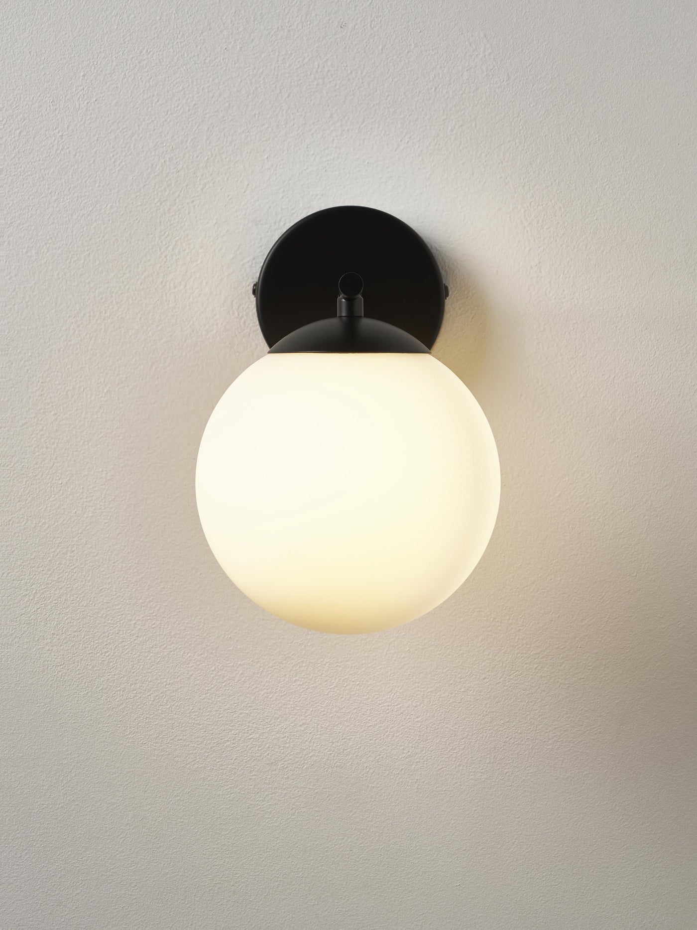 Opal Glass Wall Lamp Atlanta - White