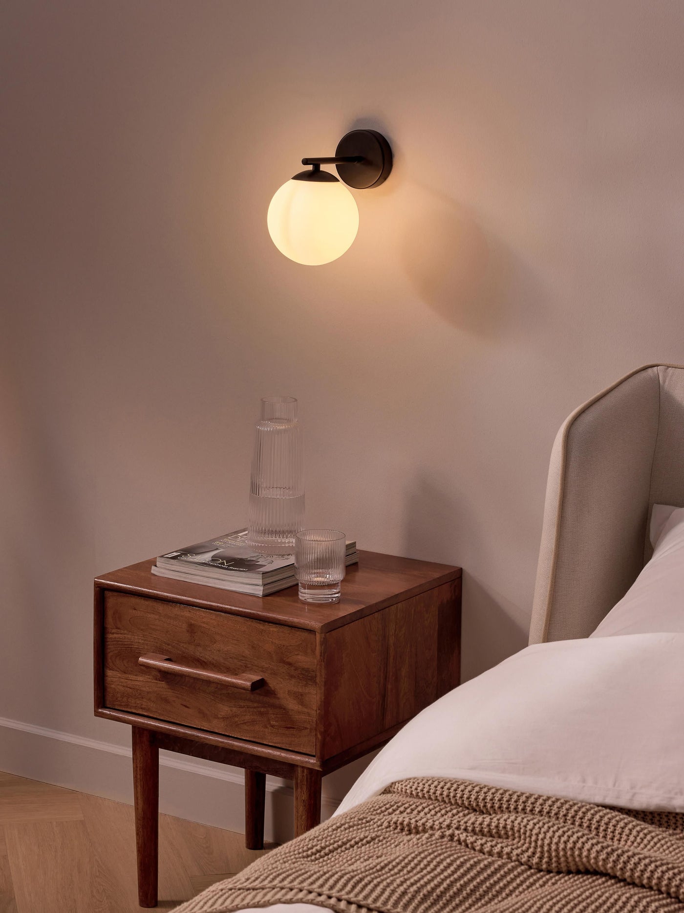 Opal Glass Wall Lamp Atlanta - White
