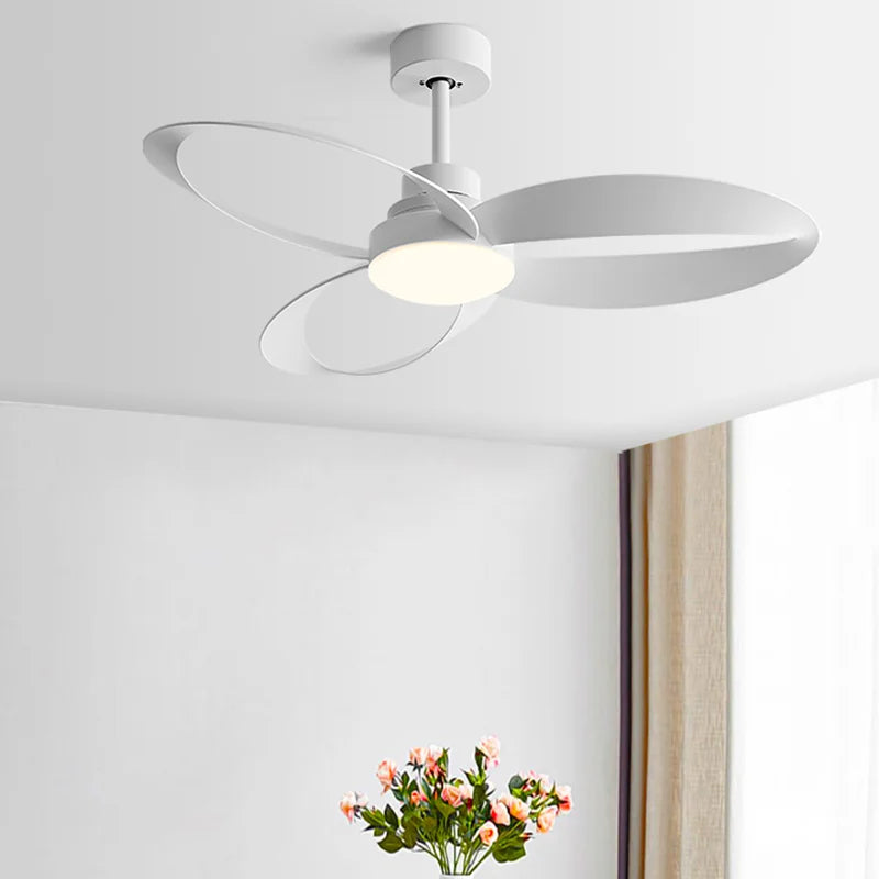 Modern ceiling fan – Wooden blades, dimmable LED lighting for the living room or bedroom