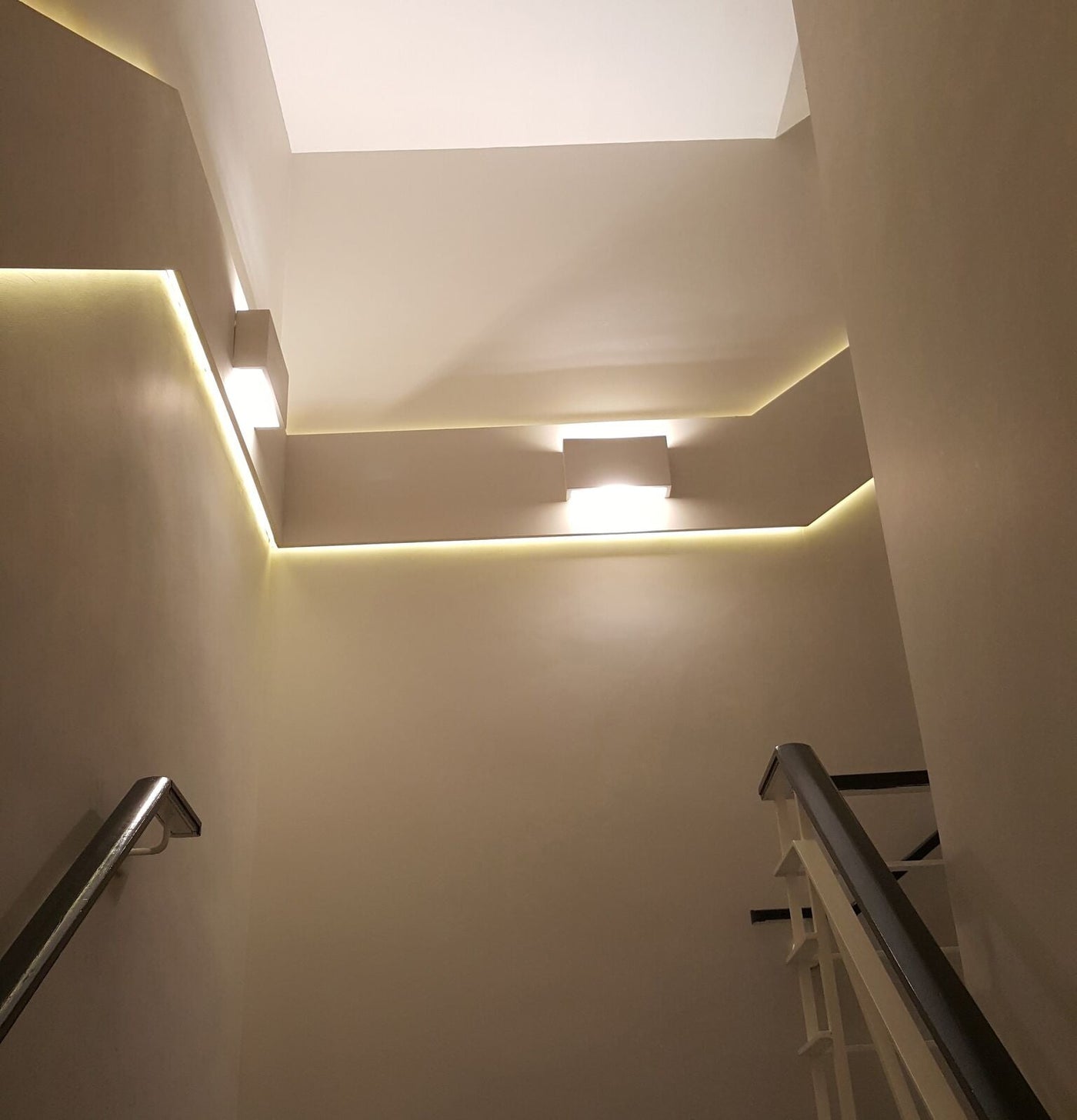 TR8281 Linear Plaster Wall Light