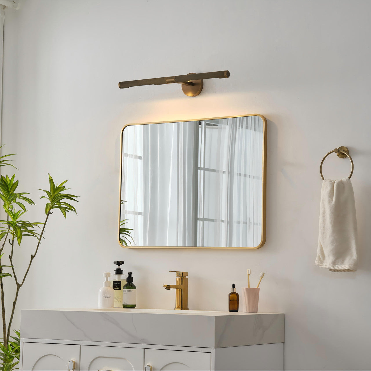 Antoni Picture Light Brass