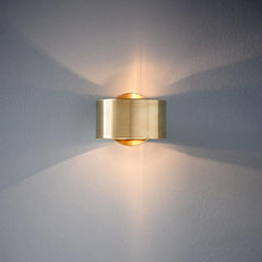 Mid Century One Light Wall Sconce in Brushed Brass Finish