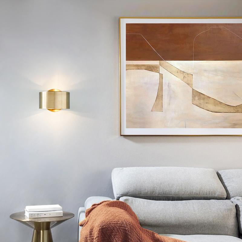 Mid Century One Light Wall Sconce in Brushed Brass Finish