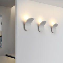 Minimalist Modern Wall Sconce in Black/White Finish