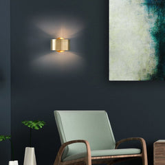 Mid Century One Light Wall Sconce in Brushed Brass Finish